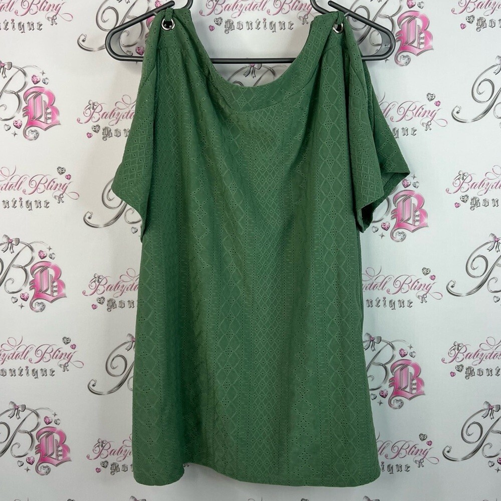 Tshirt metal Oring open shoulder Aztec pattern flowy cold shoulder silver